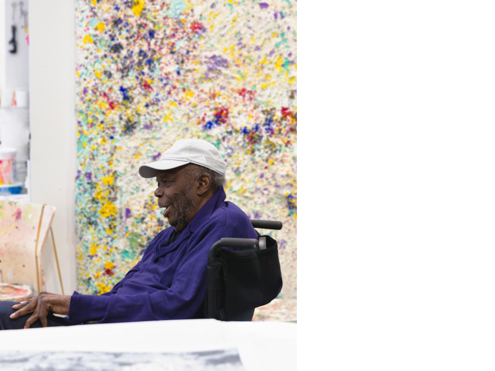 Sam Gilliam in his studio, August 2021. (Photography by Colibri Workshop